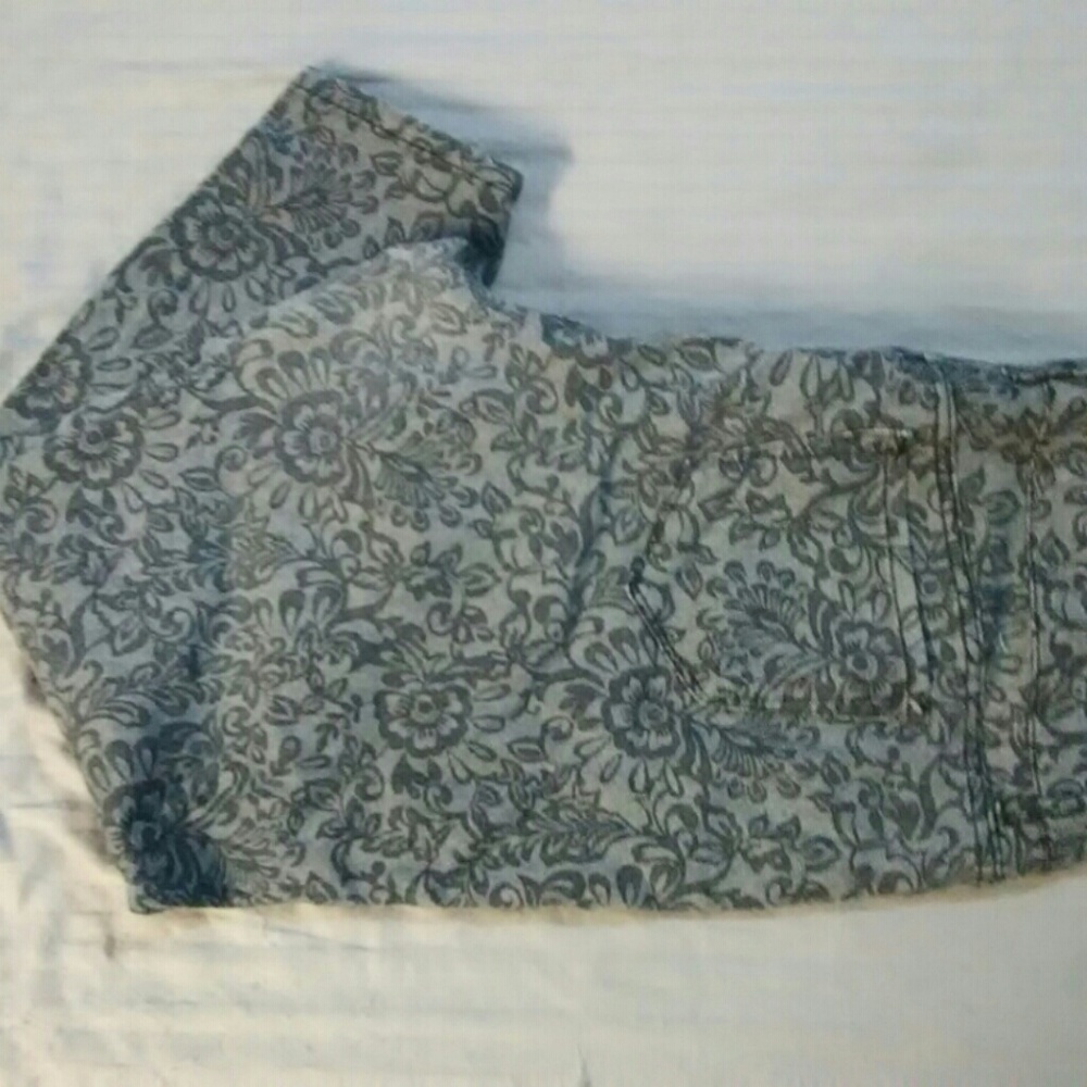 Torrid Capris
